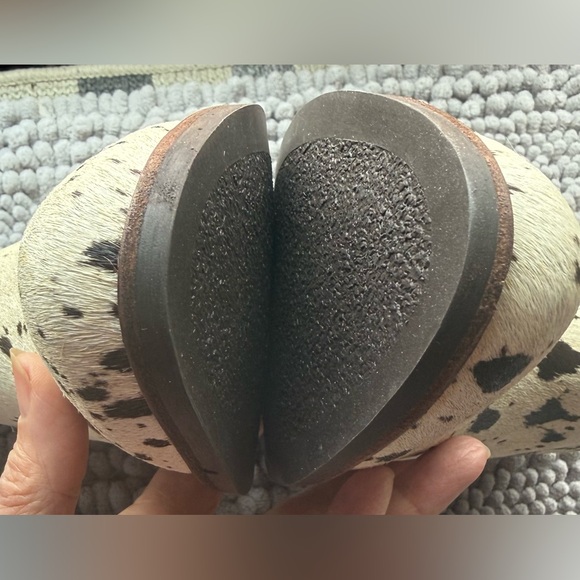 Matisse NWOT calf fur, white and dark brown. Made in Brazil 9M. In box. - Picture 11 of 15